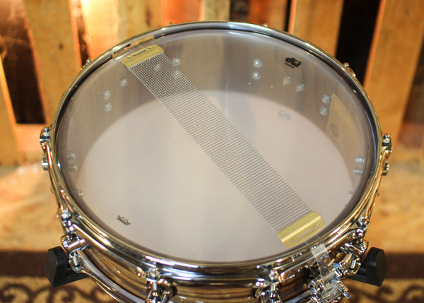 DW 4x14 Collector's Pure Walnut Natural Lacquer over Quilted Walnut Snare Drum - SO#1424831