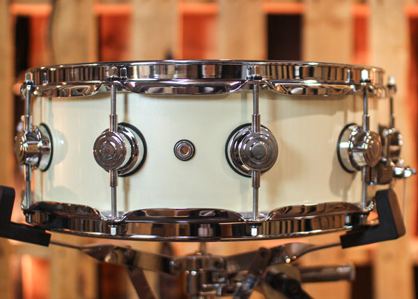 DW 5x14 Collector's Maple VLT Lexus White Lacquer Snare Drum - SO#1127629