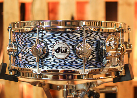 DW 5x14 Collector's Standard Maple Blue Silk Onyx Snare Drum - SO#1131901