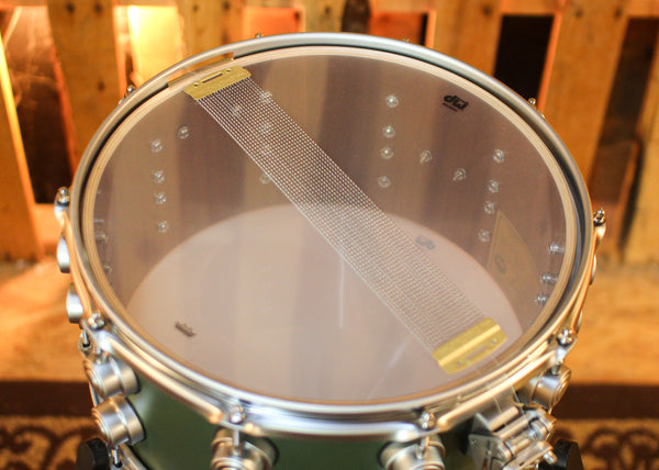 DW 7x14 Collector's Maple Mahogany Army Green Hard Satin Snare Drum - SO#1439018