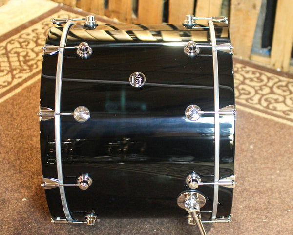 DW Performance Piano Black Lacquer Bass Drum - 18x24