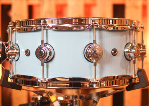 DW 5.5x14 Collector's Maple Solid Sky Blue Super Solid Snare Drum - SO#1288932