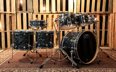 DW Performance Black Diamond Drum Set - 14x22,7x8,8x10,9x12,12x14,14x16,5.5x14