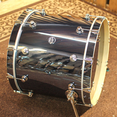 DW 18x22 Performance Chrome Shadow Bass Drum
