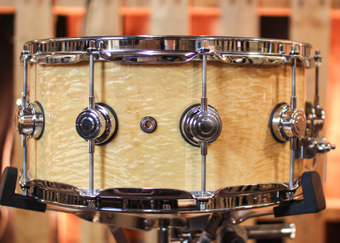 DW 6.5x14 Collector's Maple VLT Angel Pearl Snare Drum - SO#1157730