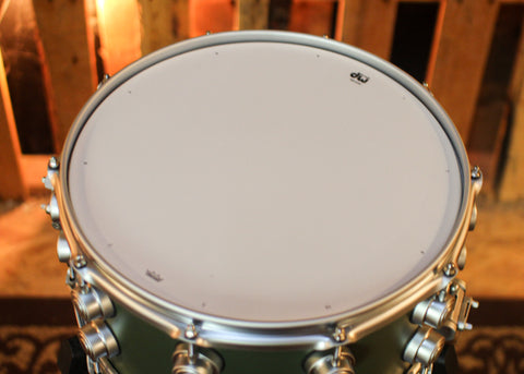 DW 7x14 Collector's Maple Mahogany Army Green Hard Satin Snare Drum - SO#1439018
