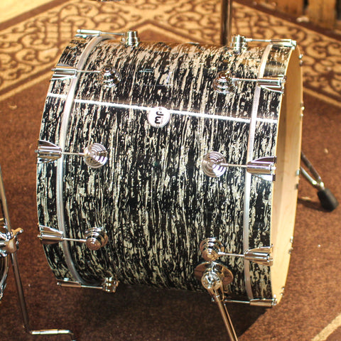 DW Collector's Maple 333 Black Oyster Glass Drum Set - 22,13,16 - SO#1325145