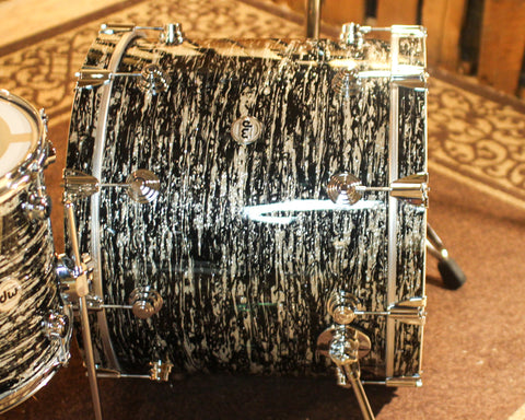 DW Collector's Maple 333 Black Oyster Glass Drum Set - 22,10,12,14,16 - SO#1420562