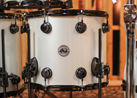 DW Collector's Maple SSC Arctic White Drum Set - 22,10,12,14,16,14sn - SO#1315990