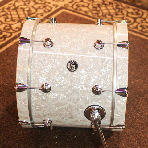 DW Performance White Marine Pearl Bass Drum - 14x18