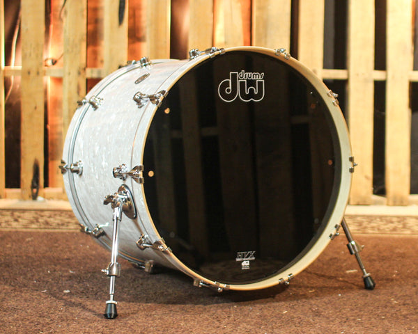 DW Performance White Marine Pearl Bass Drum - 18x22