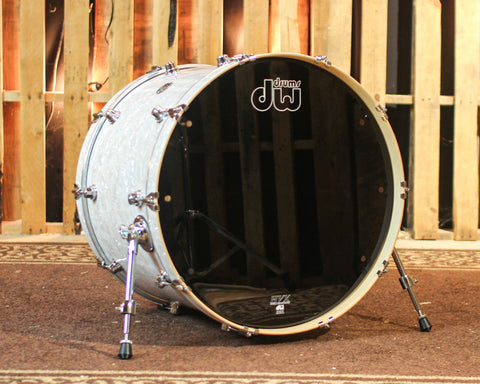 DW Performance White Marine Pearl Bass Drum - 18x24