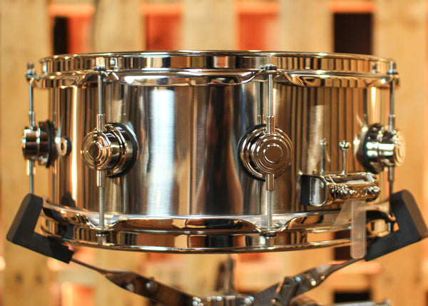 DW 5.5x13 Collector's 1mm Stainless Steel Snare Drum w/ Nickel - DRVL5513SPK