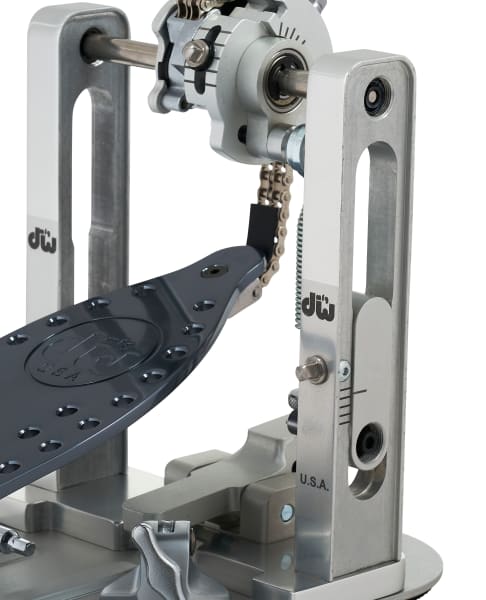DW Hardware: DWCPMCD - Machine Chain Drive Single Pedal With Bag