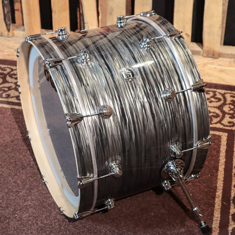 DW Performance Pewter Oyster Bass Drum - 14x22