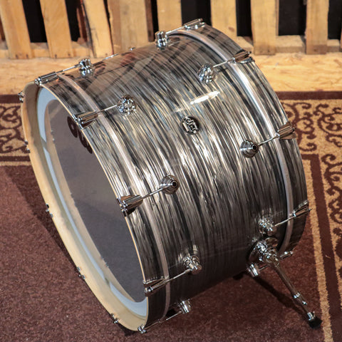 DW Performance Pewter Oyster Bass Drum - 14x24