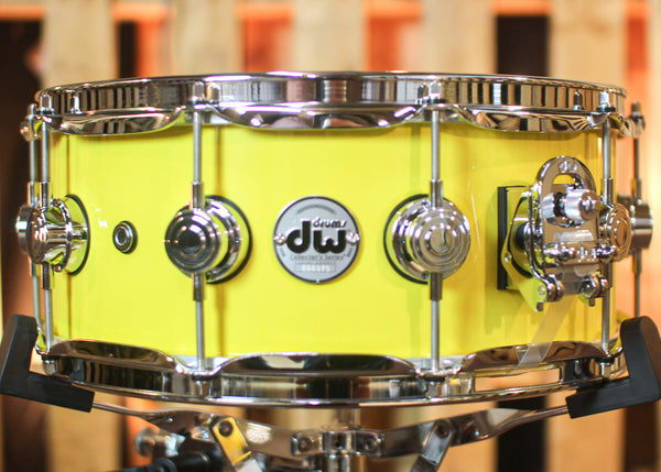 DW 5.5x14 Collector's Maple Solid Chrome Yellow Super Solid Snare