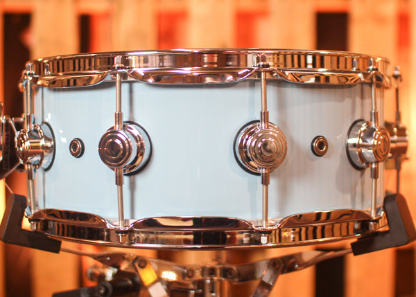 DW 5.5x14 Collector's Maple Solid Sky Blue Super Solid Snare Drum - SO#1288932