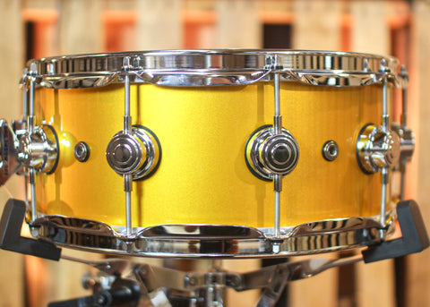 DW 5.5x14 Collector's Maple Vegas Gold Super Solid Snare Drum - SO#1288928