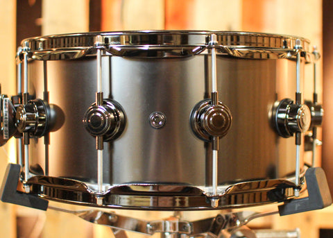 DW 6.5x14 Collector's Satin Black over Brass w/ Black Nickel Snare Drum - DRVD6514SVNBK