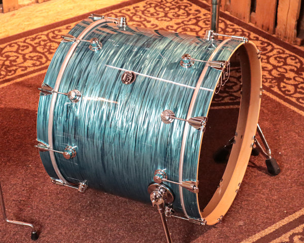 DW Performance Turquoise Oyster 5pc Drum Set - 18x22, 8x10, 9x12, 12x14,14x16