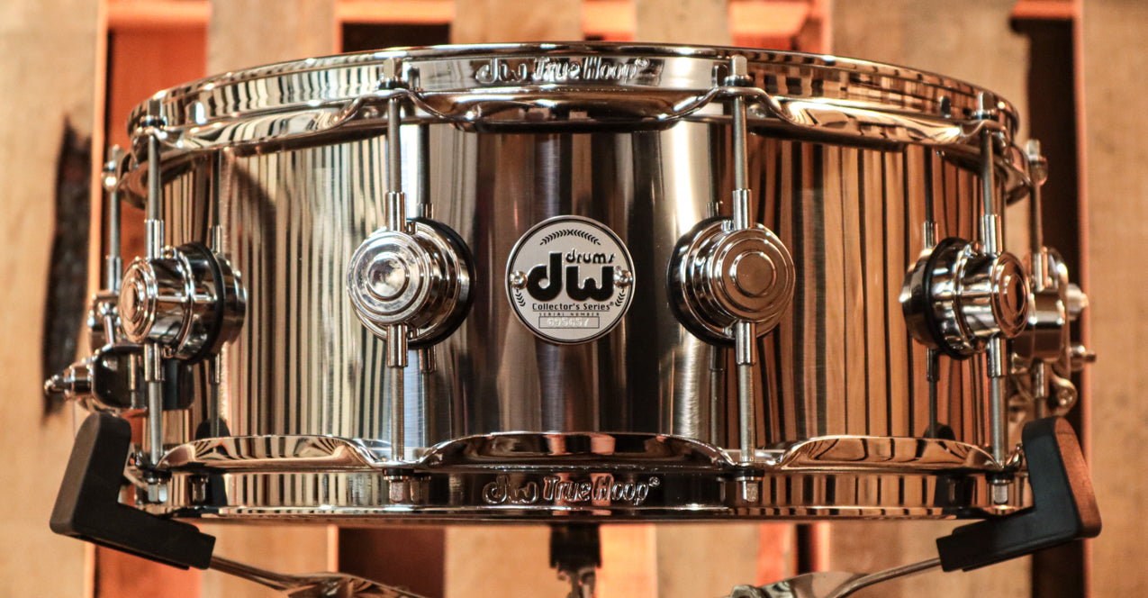ド−ベルマン5RD―S DW 5.5x14 Collector's Satin Black over Brass Snare Drum