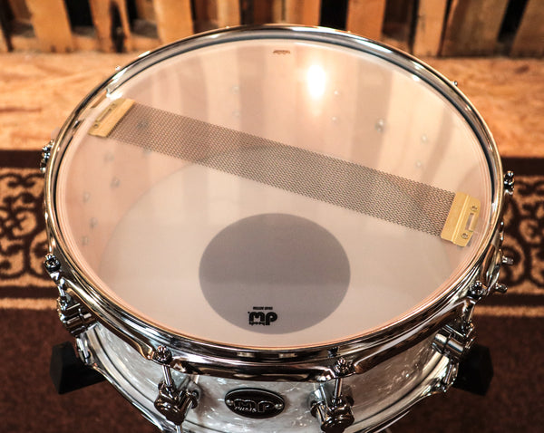 DW Performance White Marine Pearl Snare Drum - 5.5x14